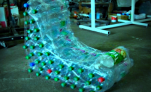 Бутылки пластиковые для изготовления кресла