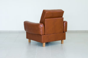 Дизайн коричневого кресла