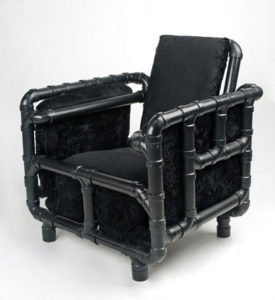 Дизайнерские черные кресла из труб