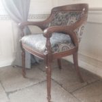 Дубовое кресло для шикарного интерьера