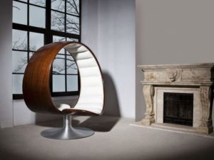 Двуместное кресло, созданное из коряги
