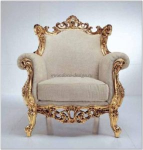 Изящное золотое кресло