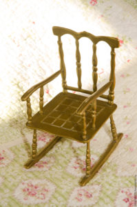 Как выглядит бронзовое кресло