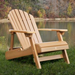 Классическое деревянное кресло