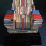 Книги как материал для изготовления кресла
