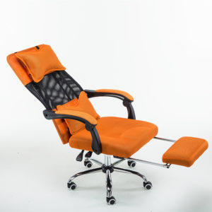Компьютерное кресло, созданное из сетки