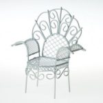 Красивое мини кресло с оригинальным дизайном из металла