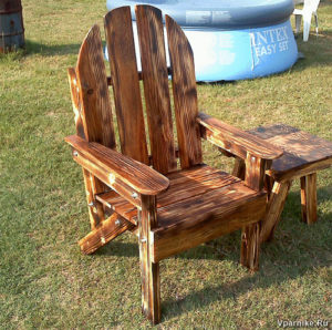 Красивое оригинальное деревянное кресло