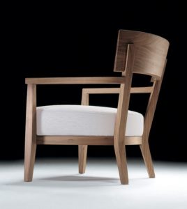 Кресло на каркасе, изготовленное из ясеня