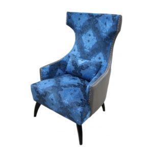 Кресло с узорами в синем цвете