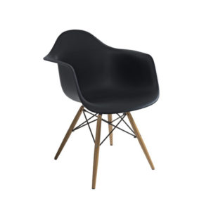 Кресло, созданное из пластика в черном цвете