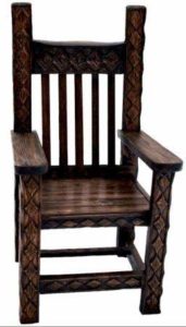 Кресло трон, созданное на основе дерева
