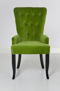 Кресло в бледном зеленом цвете