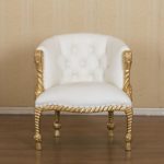 Кресло золотого цвета