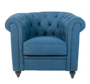 Небольшое синее кресло