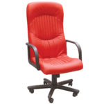 Офисное кресло в ярком красном цвете