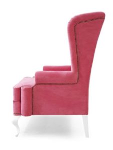 Оригинальное и нежное розовое кресло