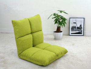 Оригинальное красивое кресло в зеленом цвете