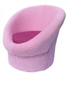 Розовое маленькое детское кресло