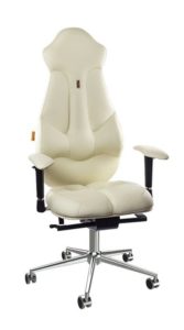 Современное ортопедическое кресло в белом цвете