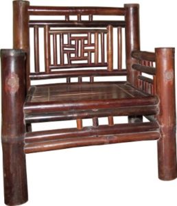 Старинное кресло из бамбука