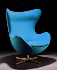Стильное и красивое кресло, выполненное в синем цвете