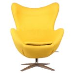 Удобное красивое кресло в желтом цвете