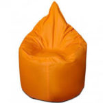 Яркое оранжевое кресло