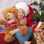 Что подарить ребенку на Новый Год: 11 интересных вариантов подарков