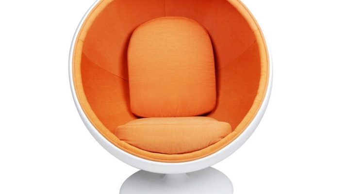 Шар кресло для обустройства дома в оранжевом цвете